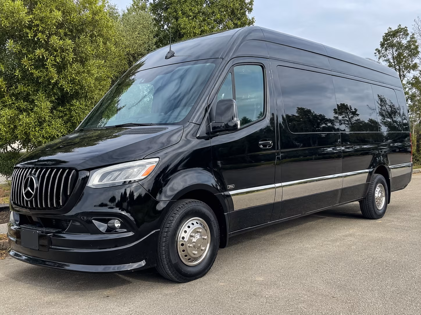 Huntington Beach Wine Tour & Brewery Transportation
